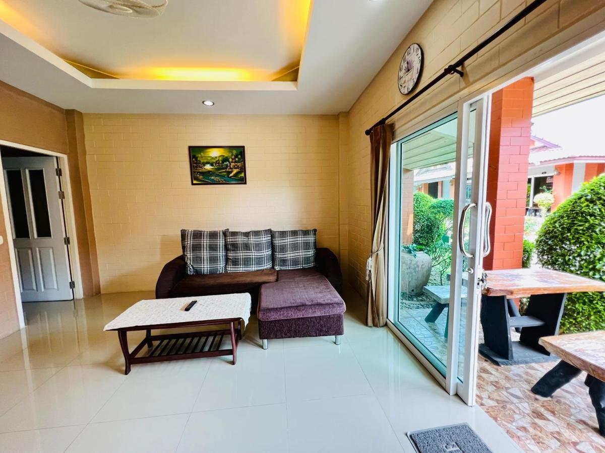 Benwadee Pattaya Ban Pong (Chon Buri)