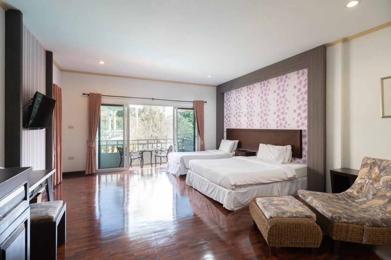 Thara Cholapruek 3*