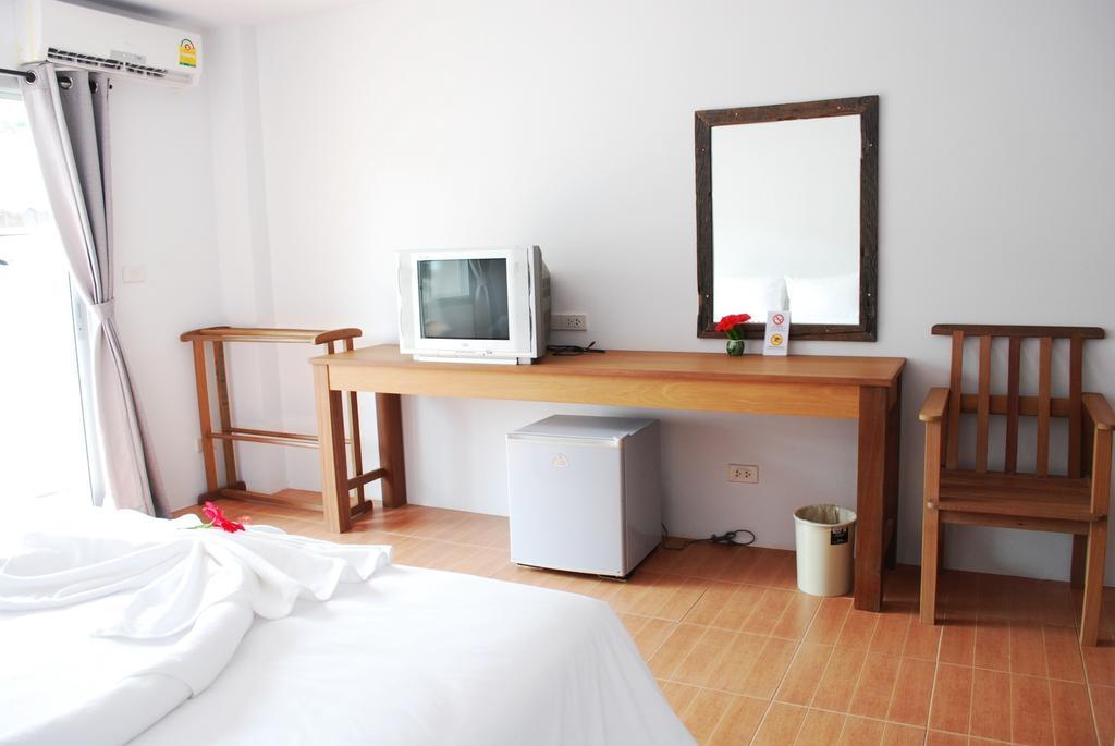 Romruen Samed Hostel