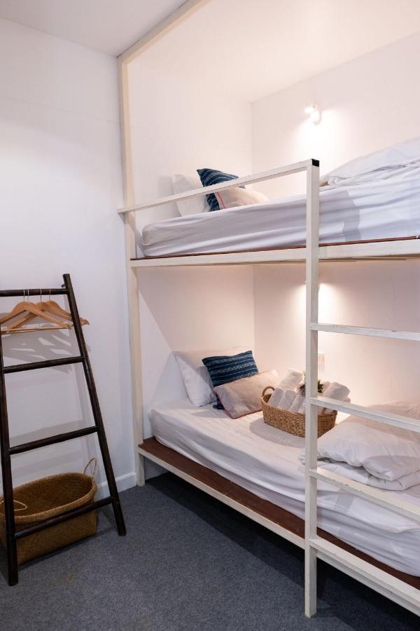 Oon Poshtel X Cafe Albergue