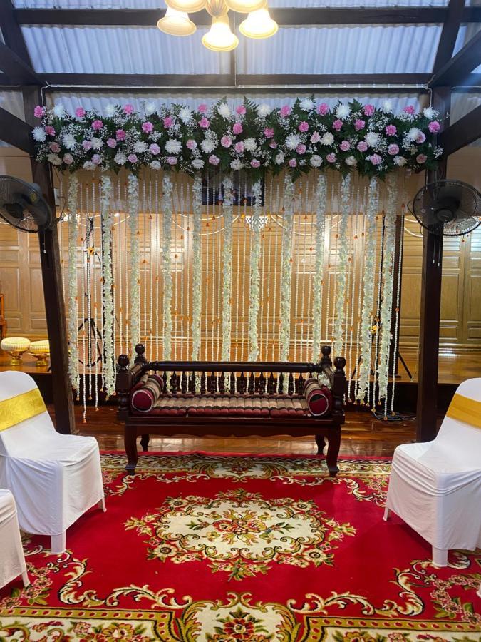 Resort บ้านกรนรา Baan Kornnara Amphawa