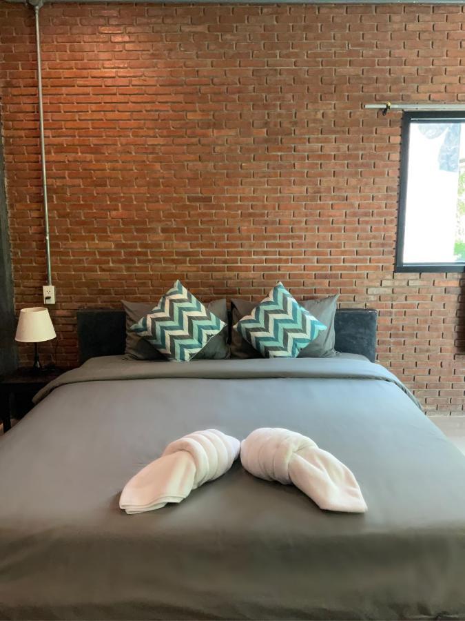 Baan Tonjaeng Chainat
