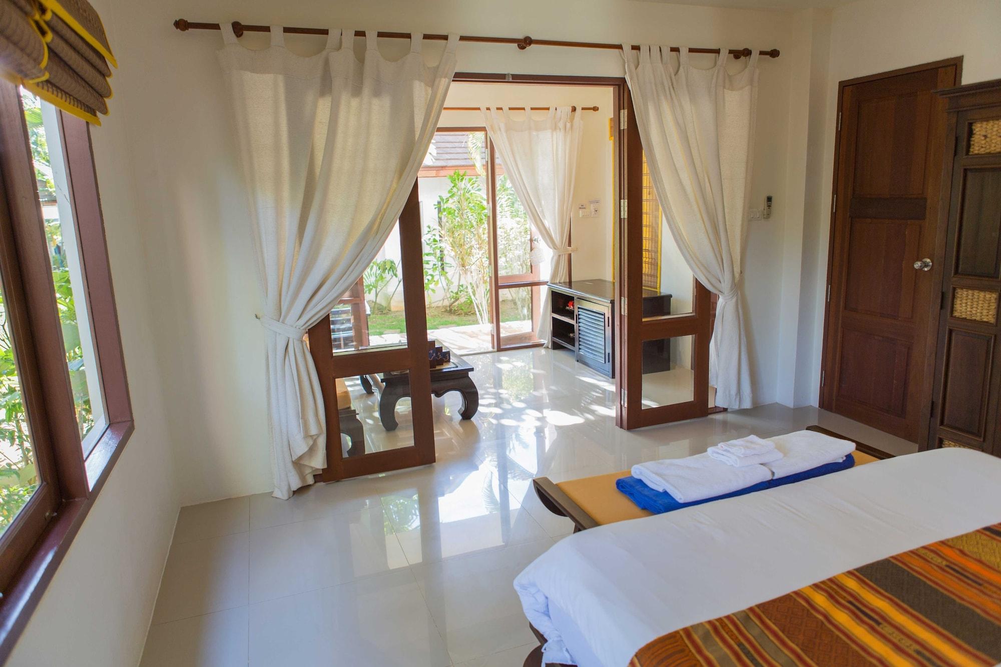 Easy Time Resort Laem Sai Beach