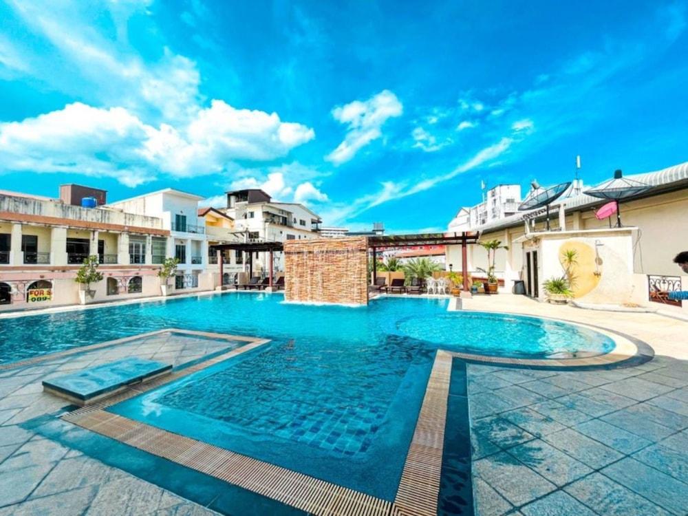 Eurasia Boutique Bang Lamung