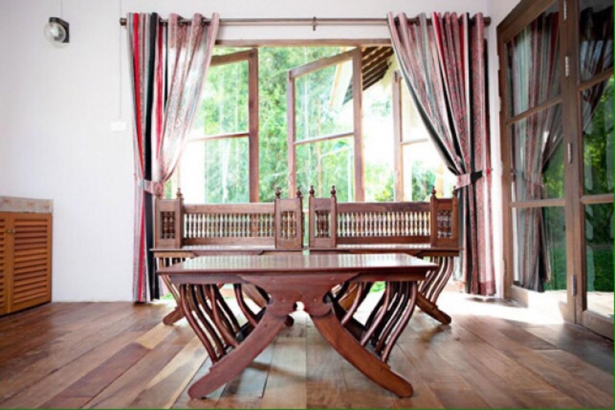 Chiangmai Royal Creek Hotel 3*