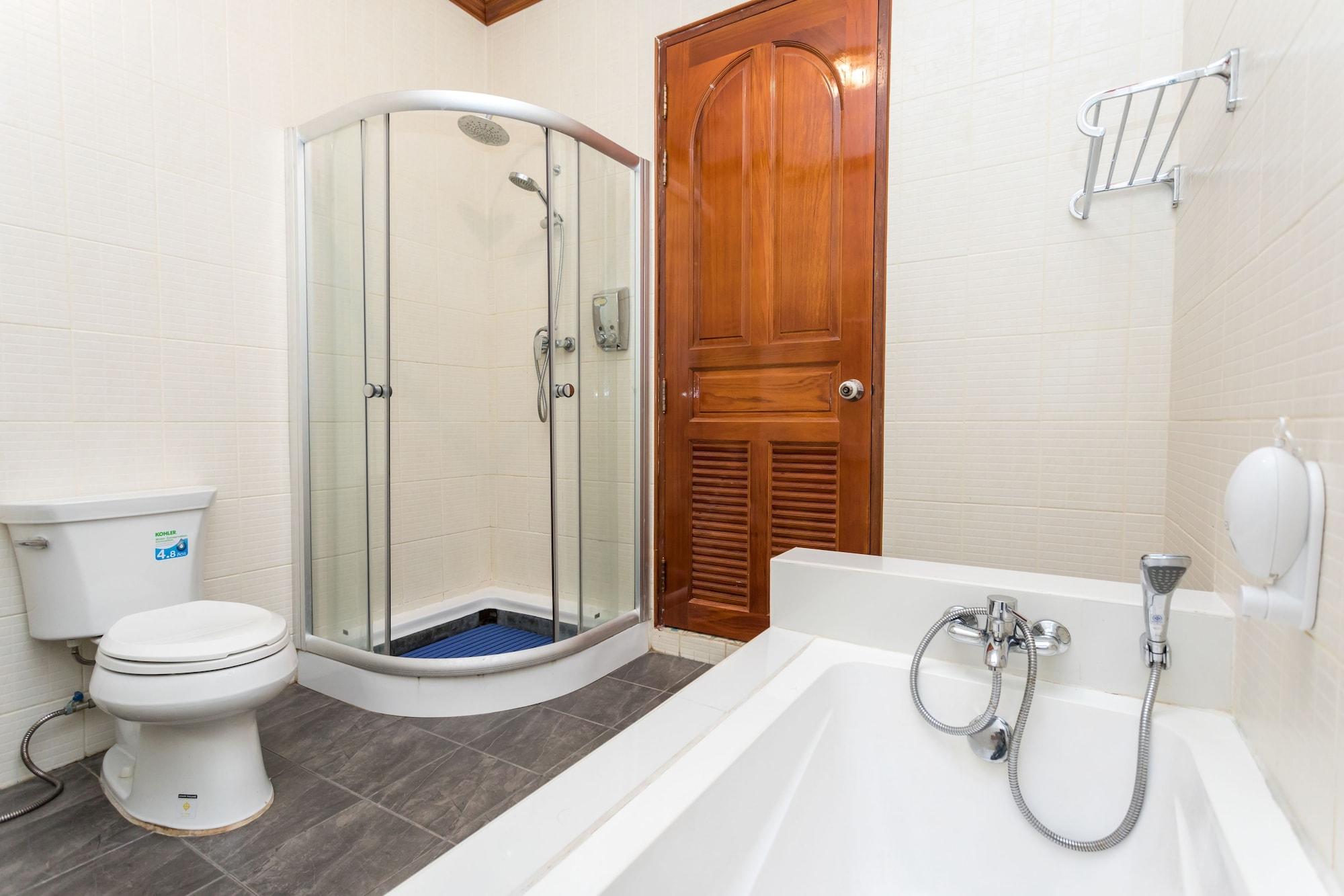 Hotel Erawan 4*