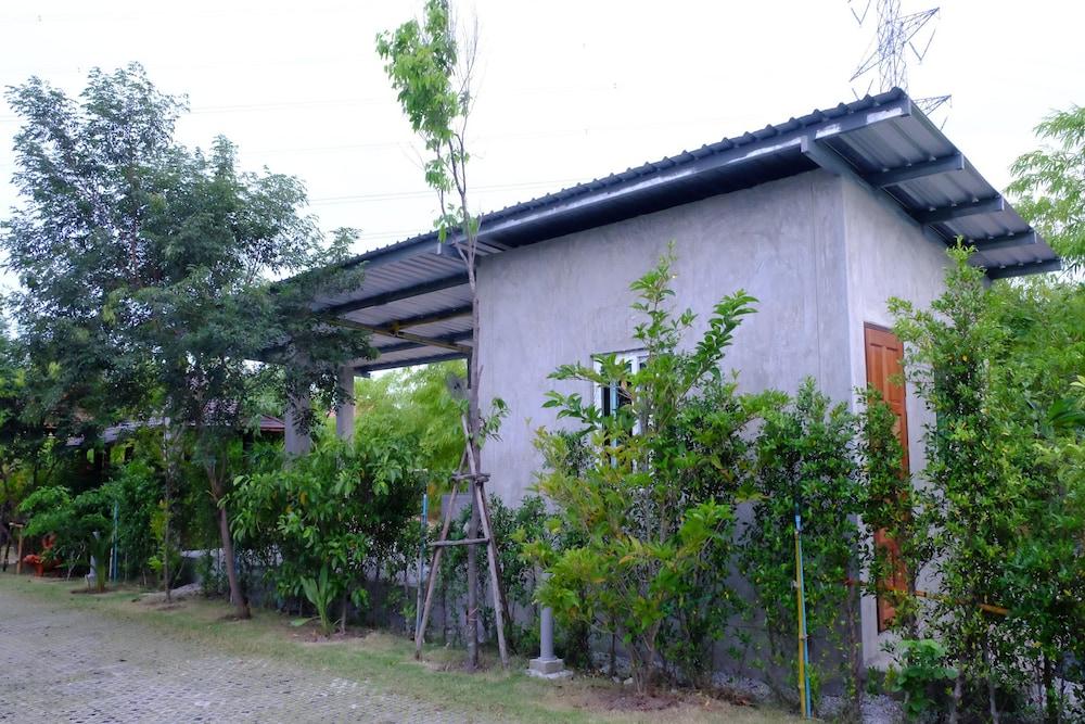 Hotel Pt House 2*