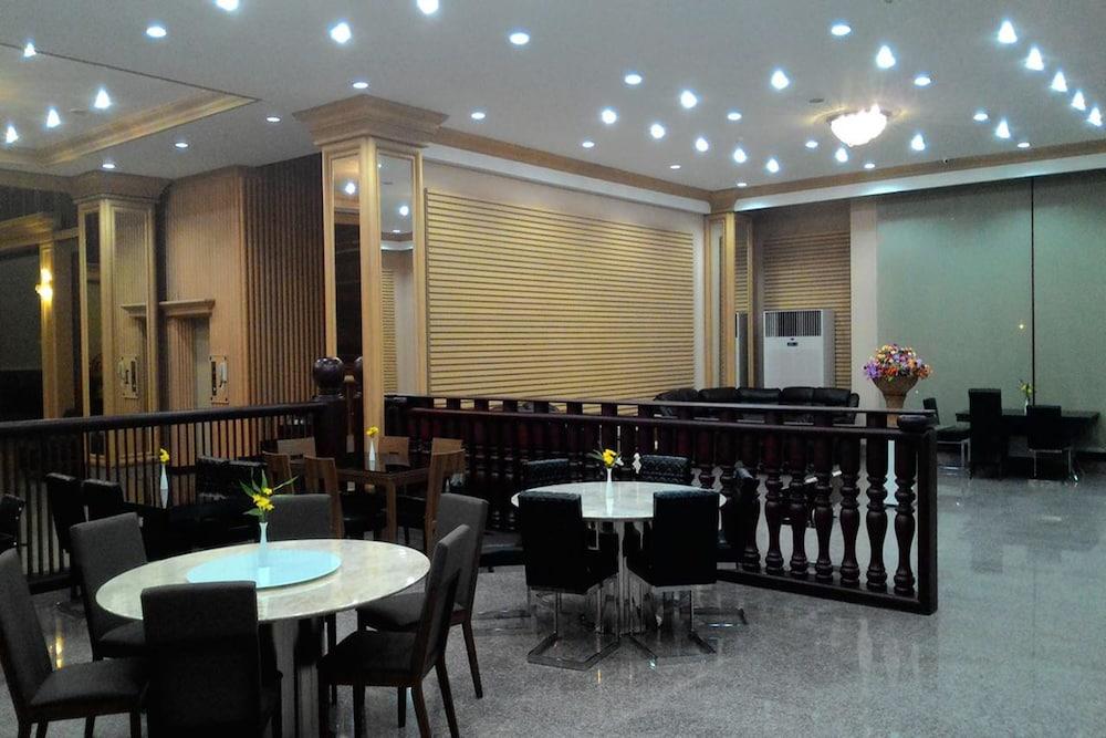 Pearl & 4* Nonthaburi
