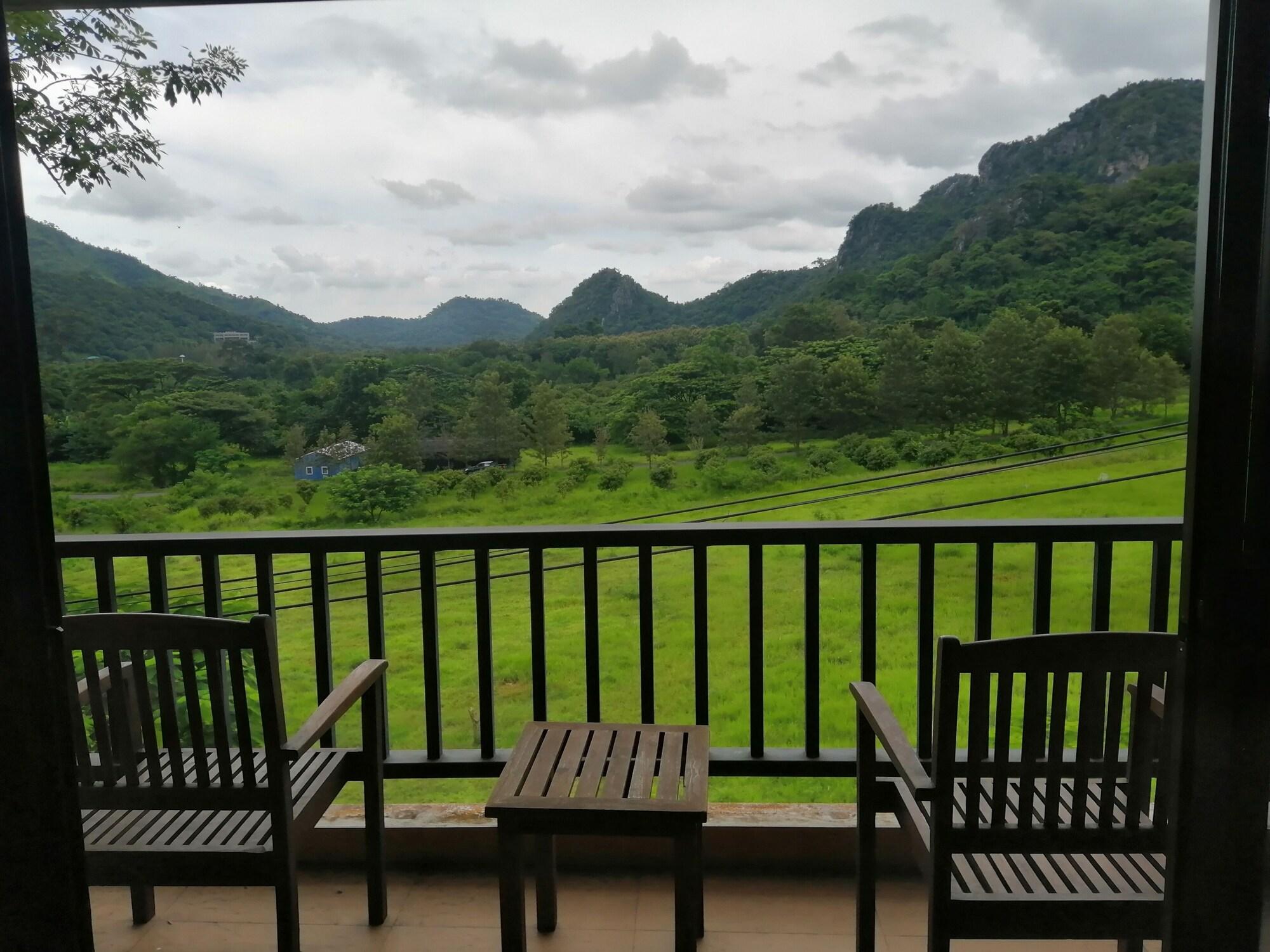 Hotel Cabbages & Condoms Khaoyai