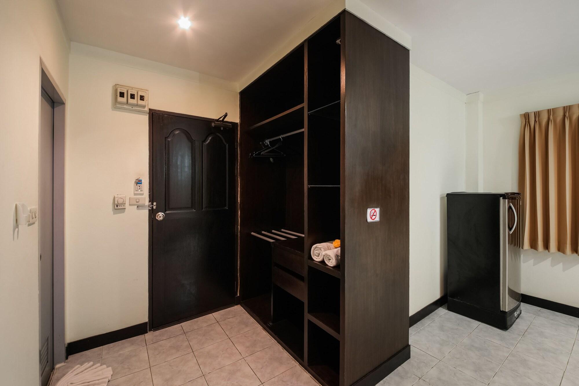 Hotel Oyo 244 Roar Patong