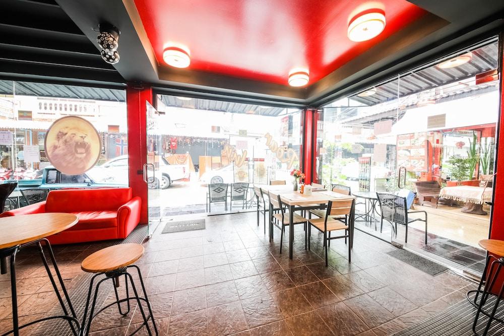 Oyo 244 Roar Hotel 3*