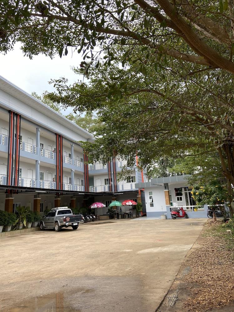 Park Hotel 3*