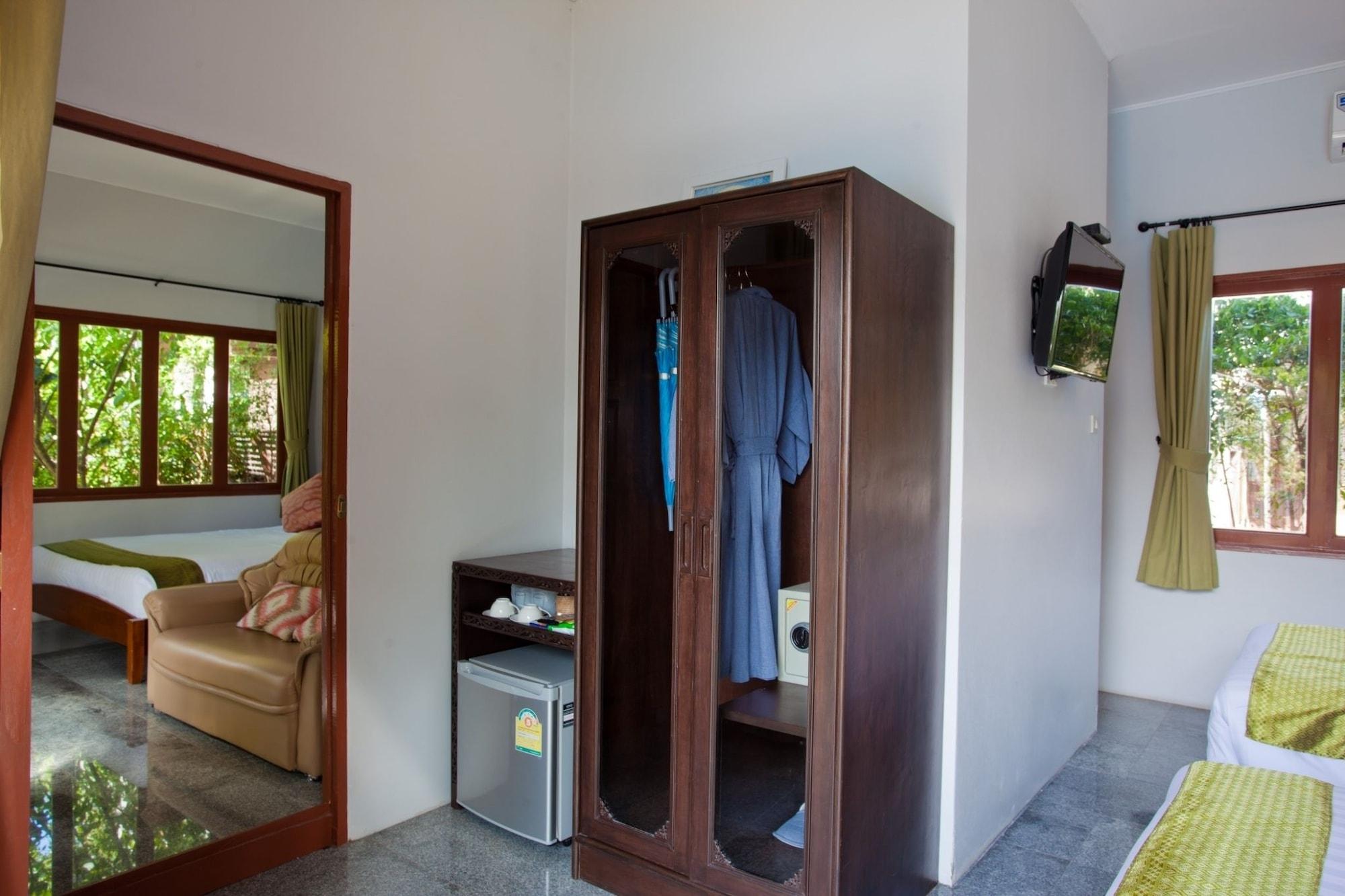 Ardea Pool Resort Amphawa