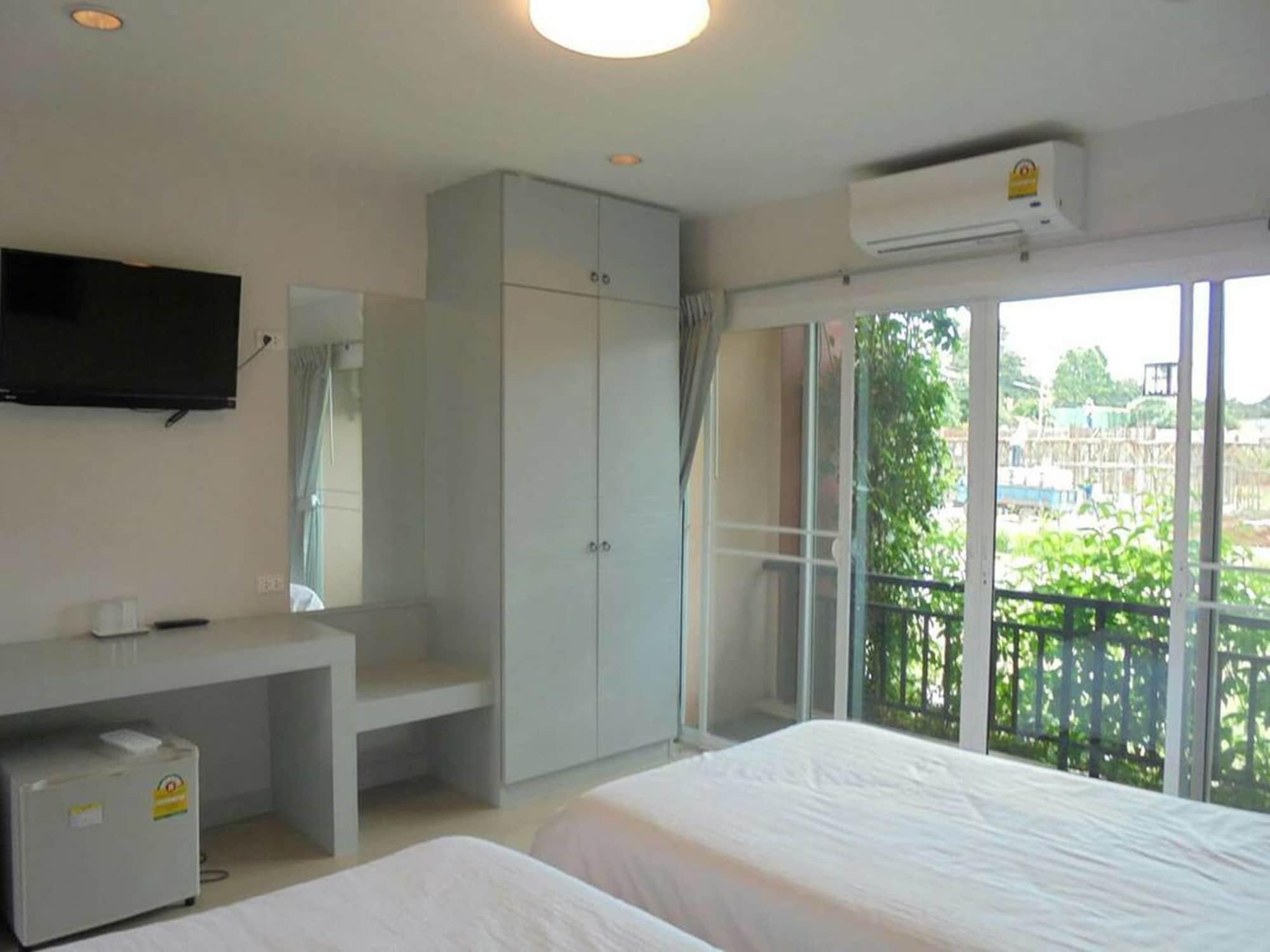 Rose Hotel