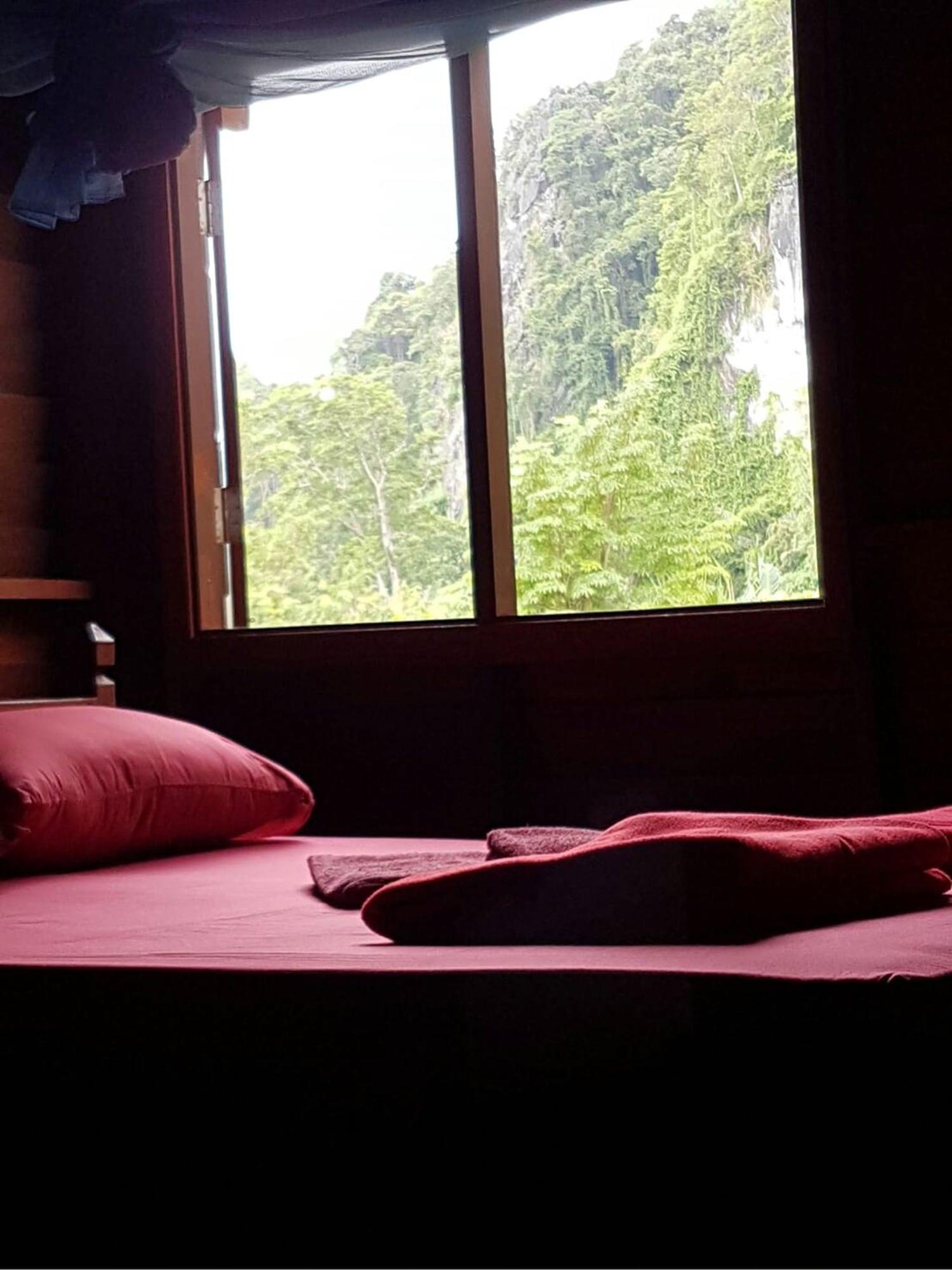 Phanom Bencha Mountain Resort 3*