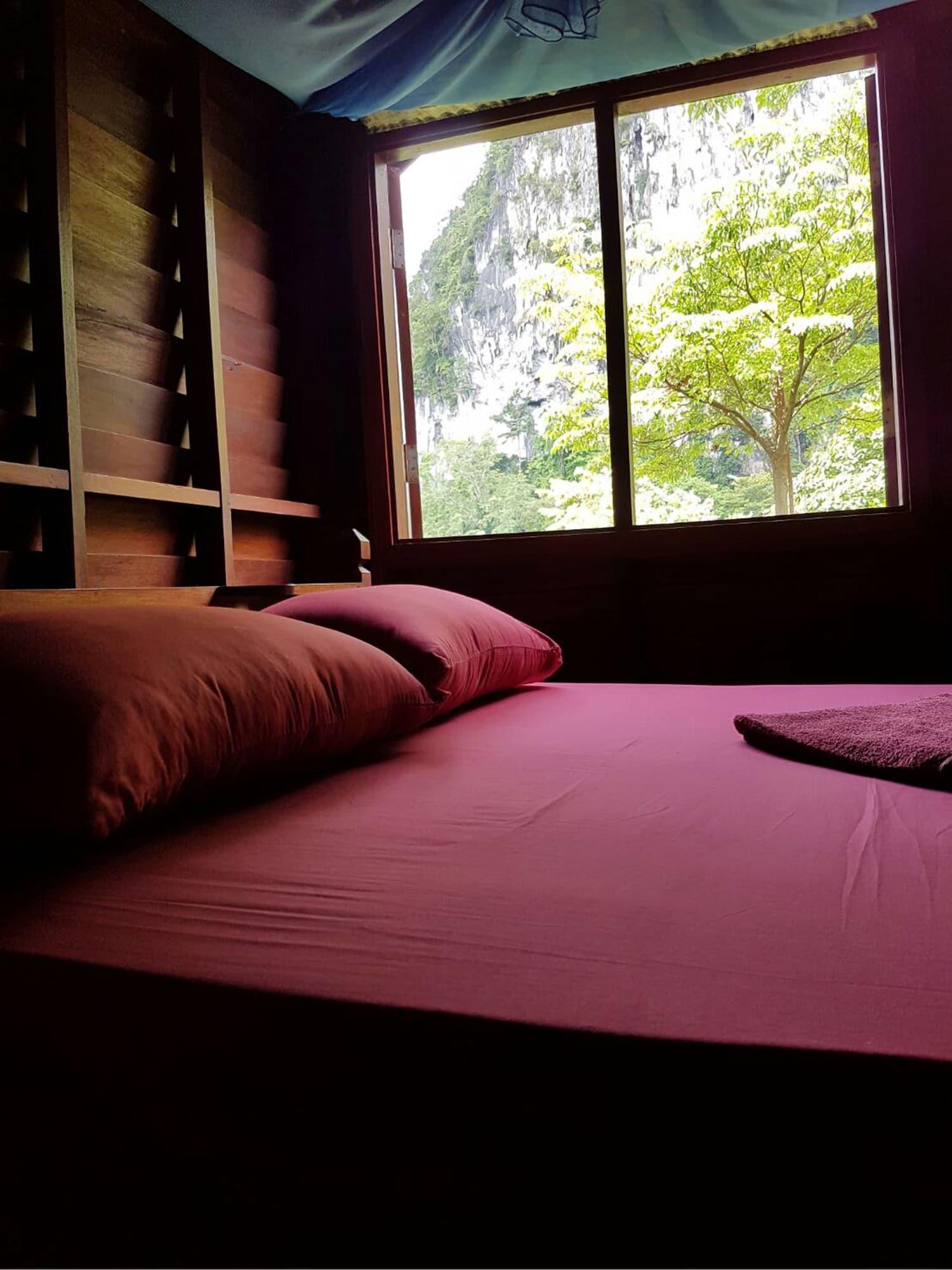 Phanom Bencha Mountain Resort 3*