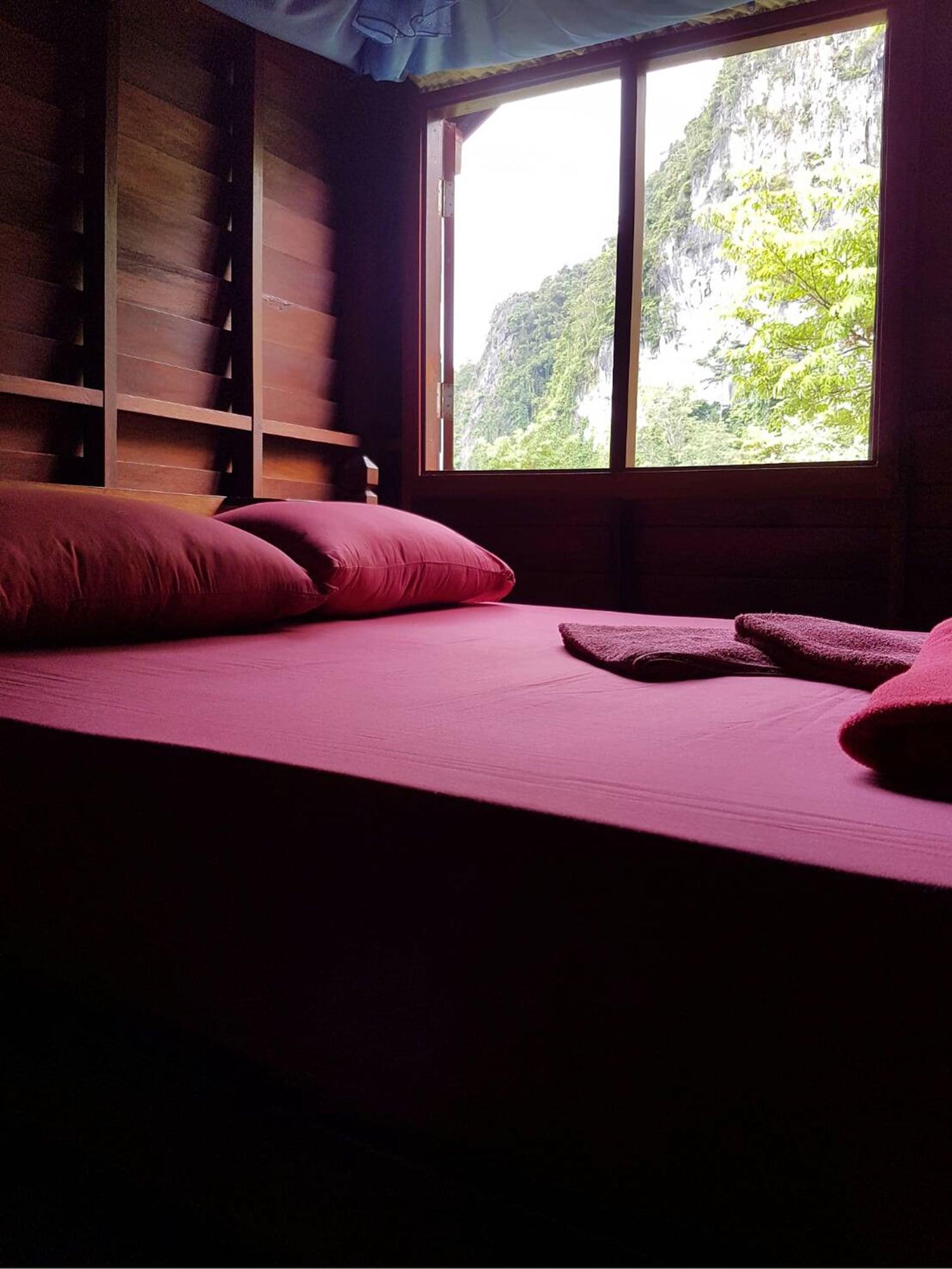 Resort Phanom Bencha Mountain Krabi