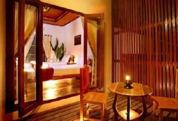 & Baan Chonphao Pai