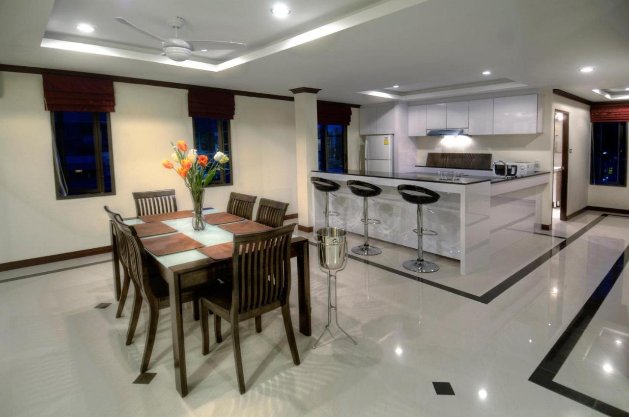 Emerald Beach-front Fishermans Village Apartment Koh Samui