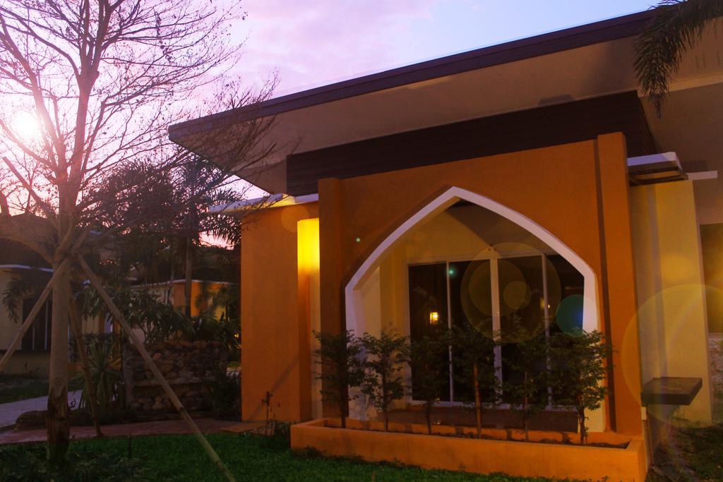 Fullhouse Resort