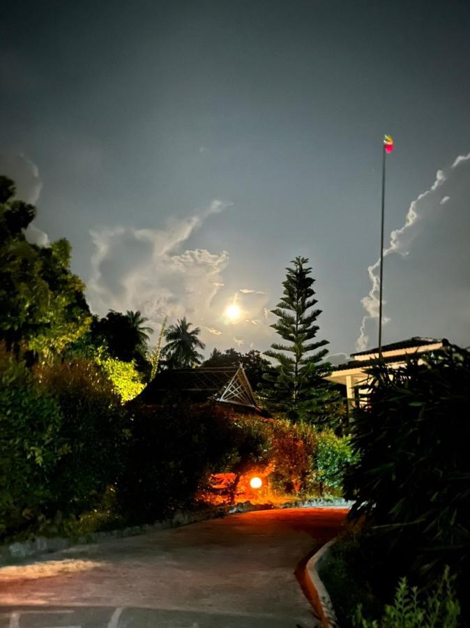 Dragon Hut Resort 3*