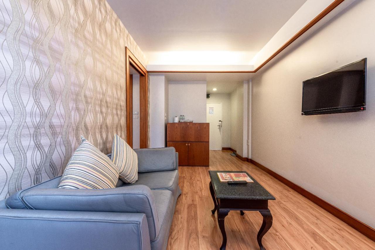 Palace 3*