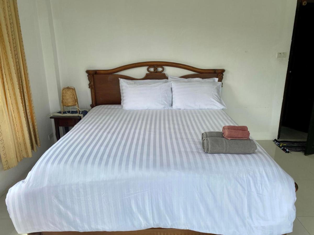 Seaview Garden Apartment *