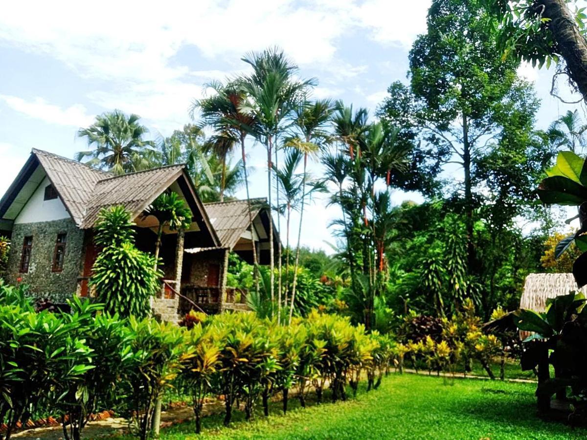 Tree Tops River Huts Resort 2*