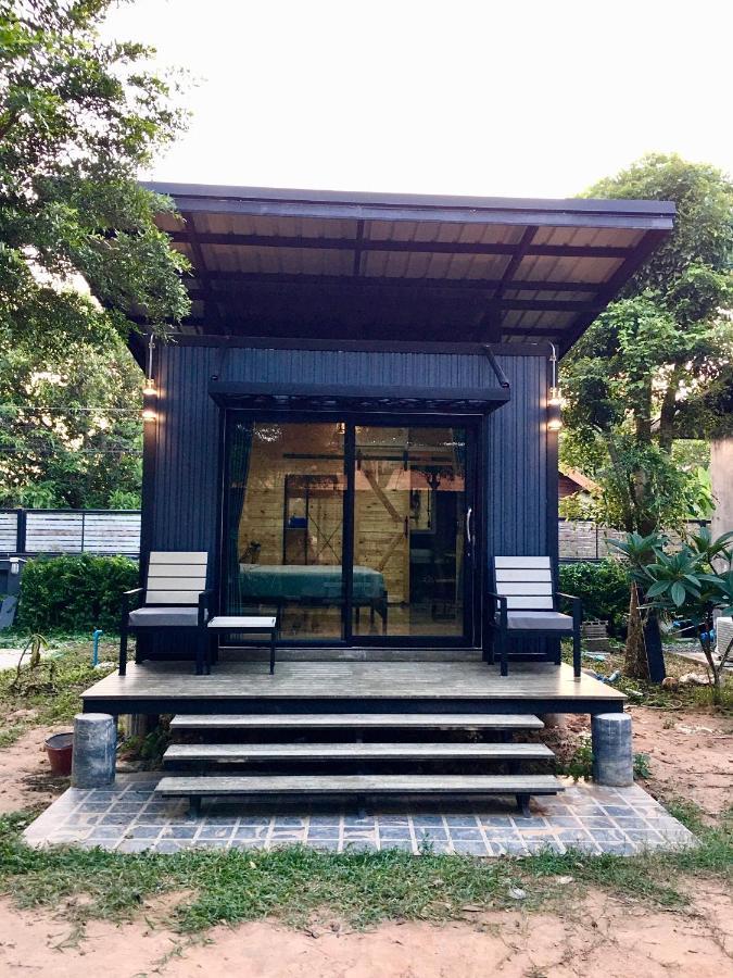 Guest house The Loft Buri
