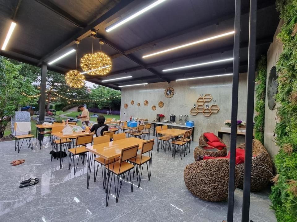 Jk Riverview * Ban Song Phi Nong (Petchaburi)