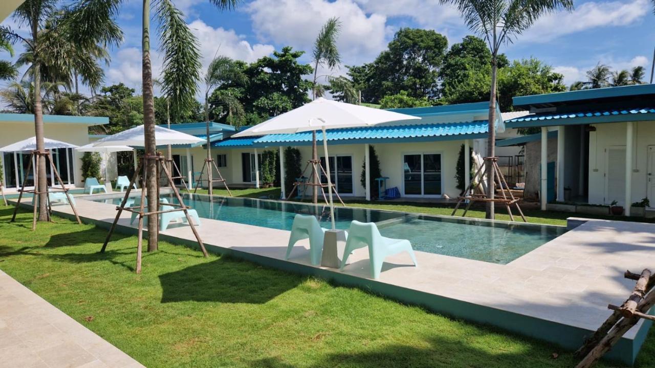 Le Petit Saint Tropez 4* Khanom