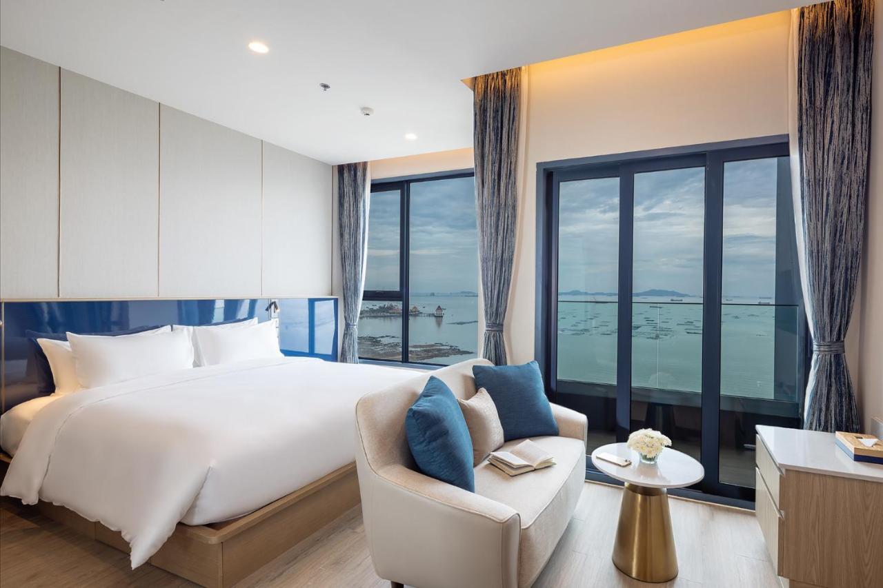 S Sriracha & Hotel 5*