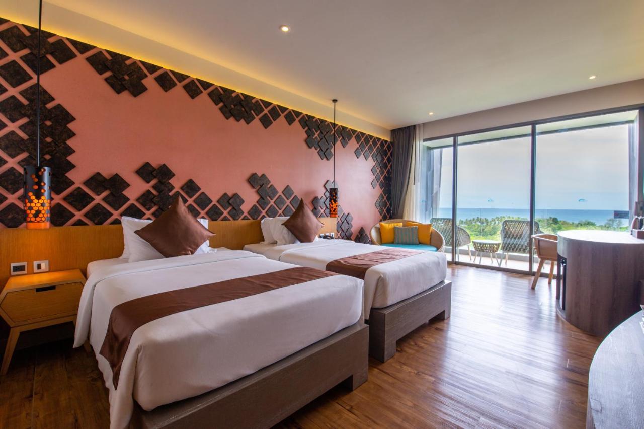 Crest & Pool - Sha Extra Resort 5*
