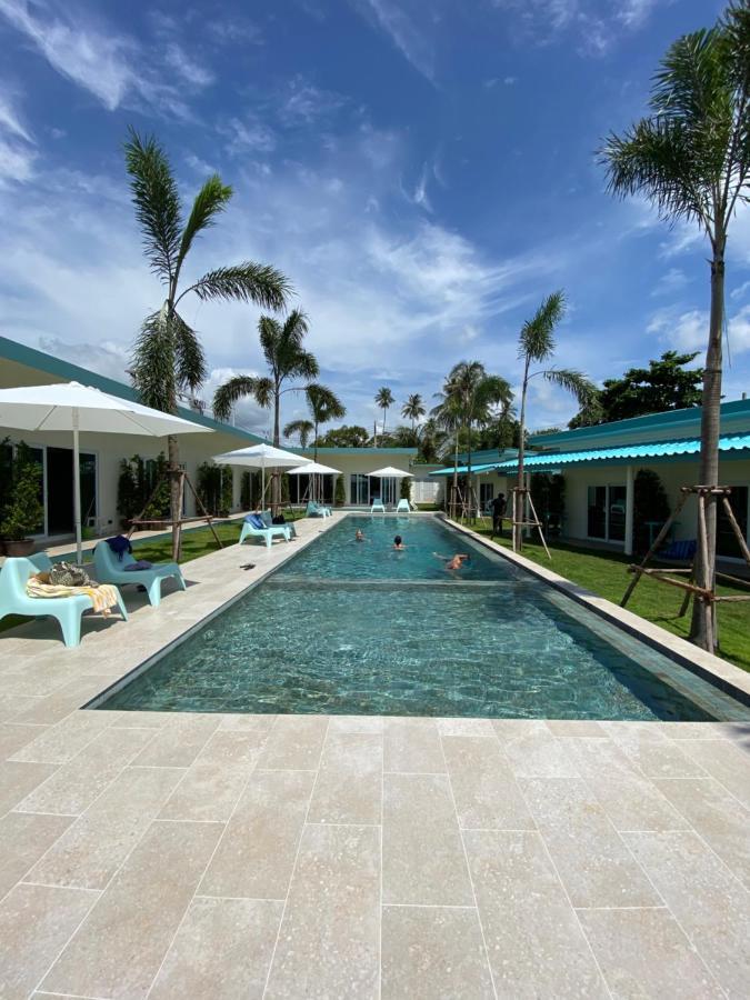Resort Le Petit Saint Tropez Khanom