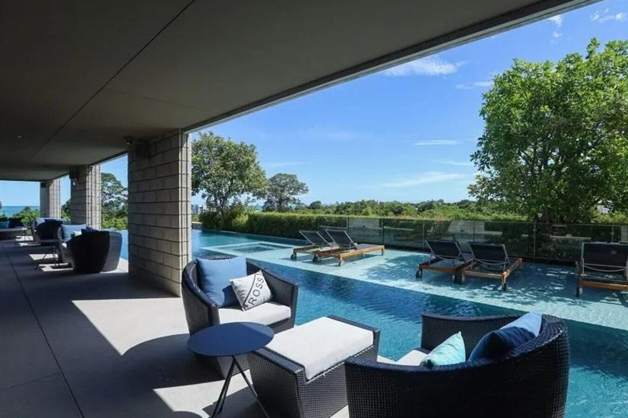 Resort Cross Pattaya Oceanphere - Formerly X2 Pattaya Oceanphere Na Chom Thian