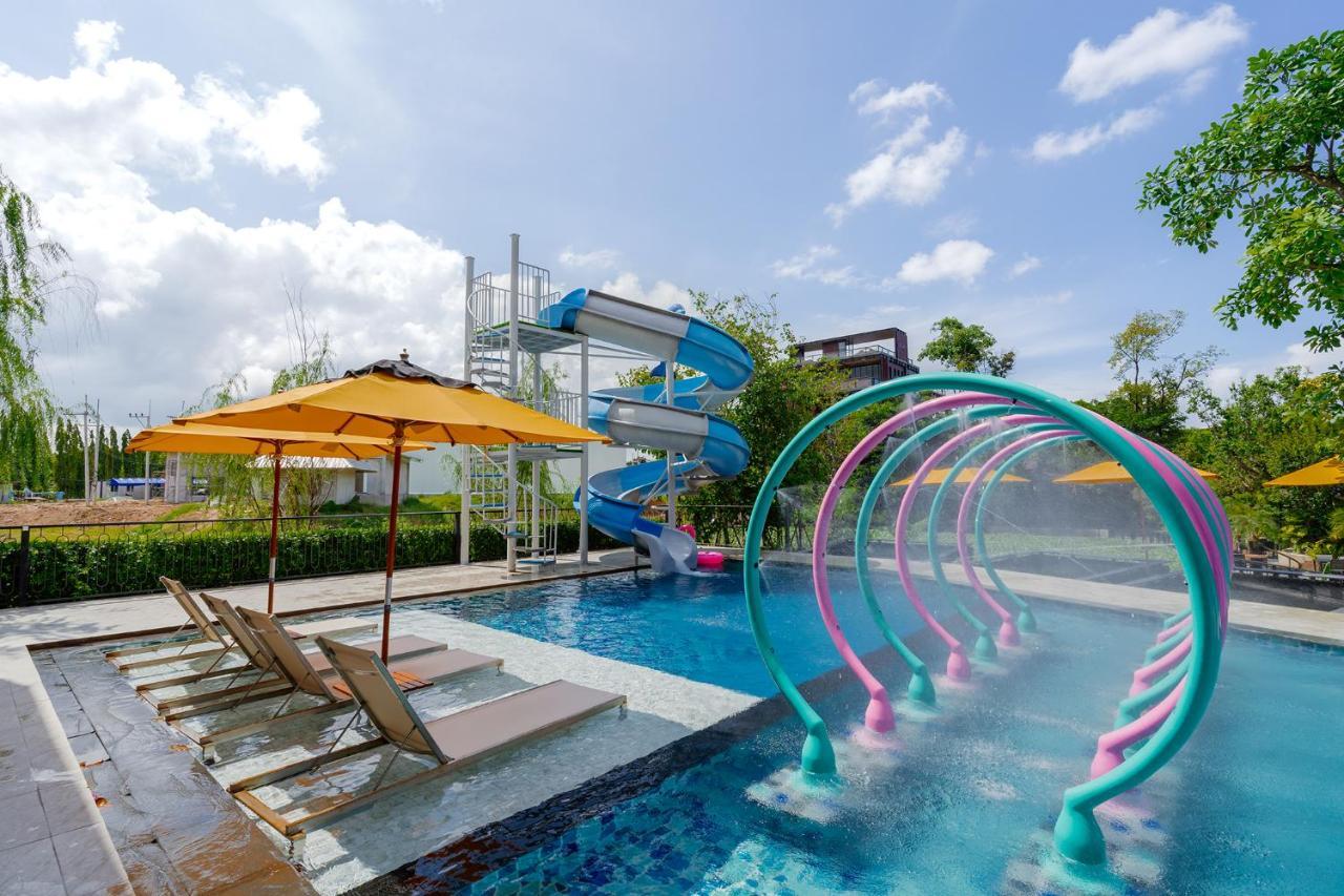 Hotel La Miniera Pool Pattaya - Small Luxury Of The World