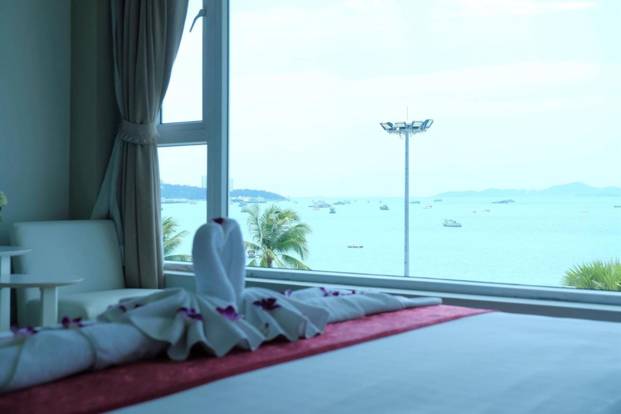 The Front Resort,
