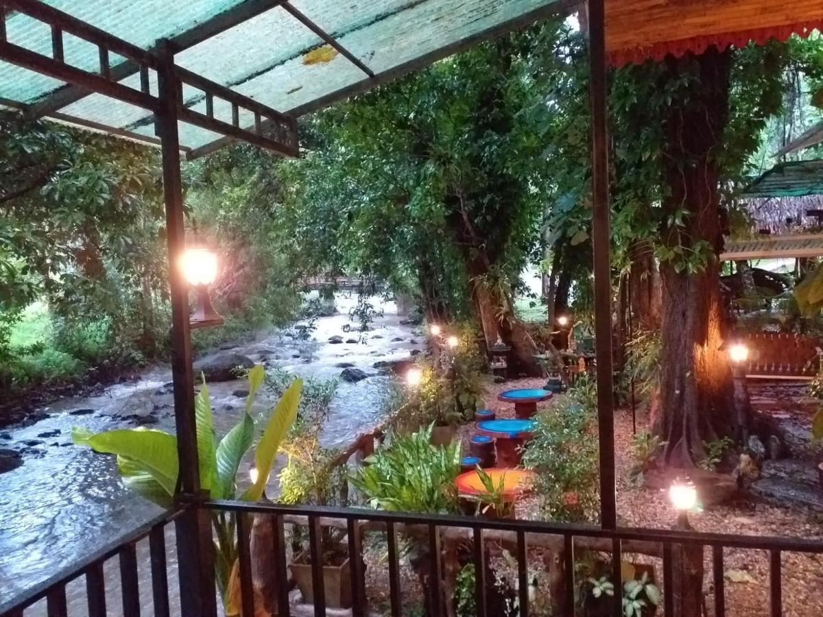 Tree Tops River Huts Resort