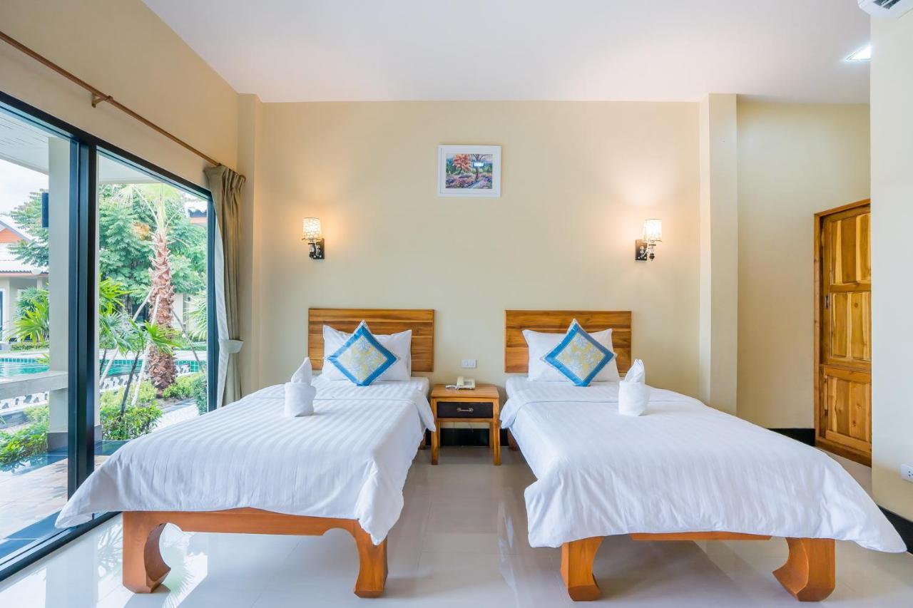 Tontan Resort 3*