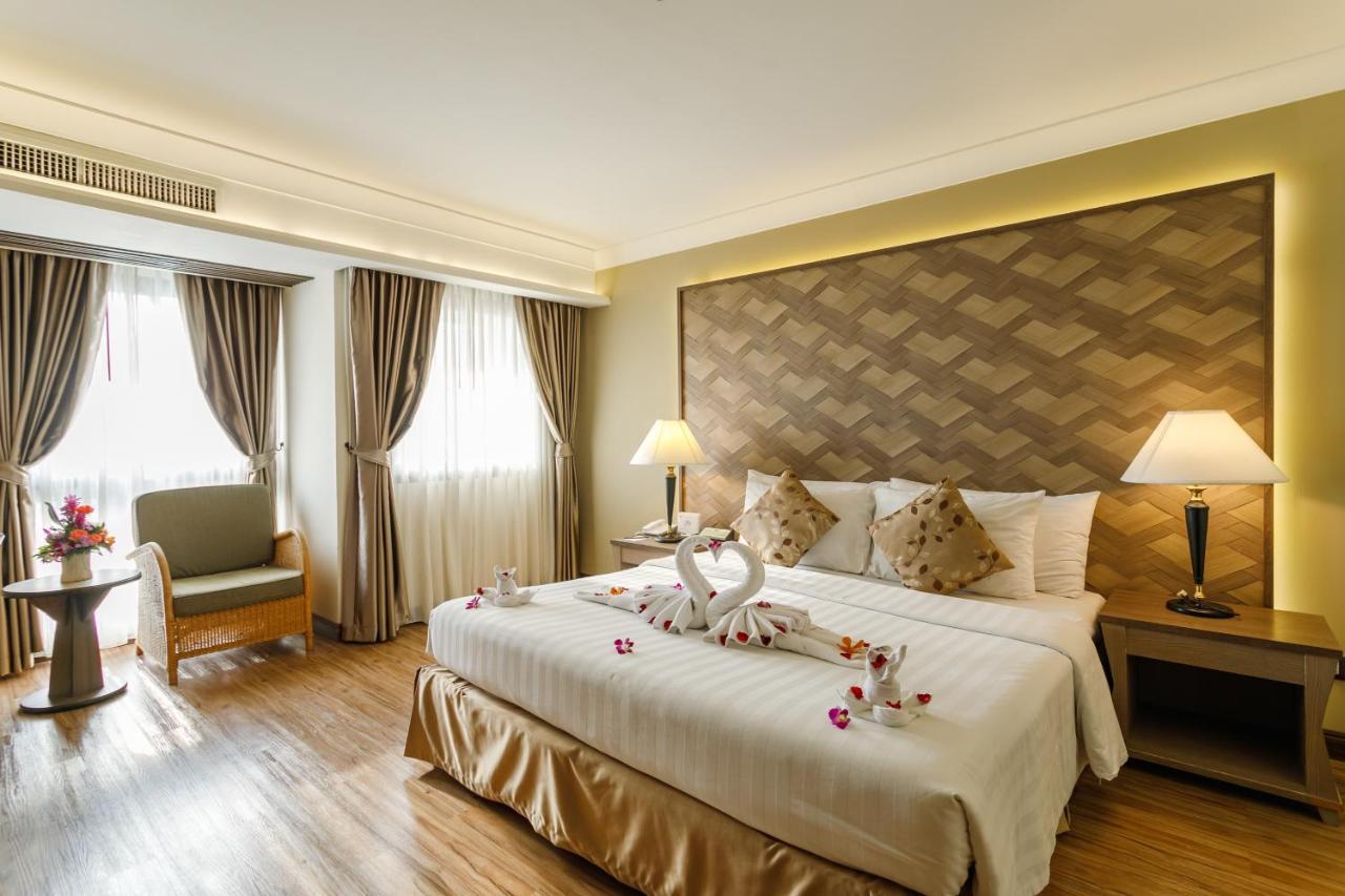 Hotel Amora Thapae Chiang Mai