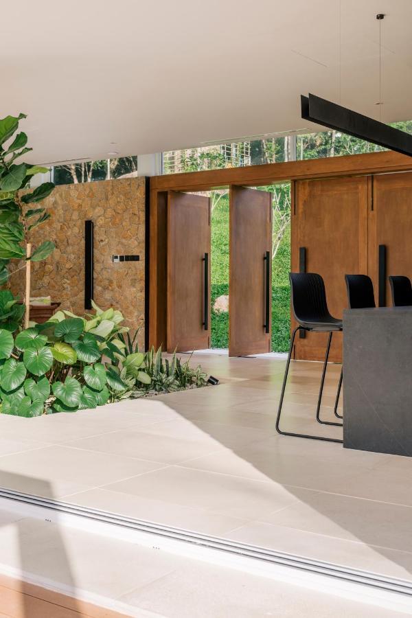 Anaia Villa *