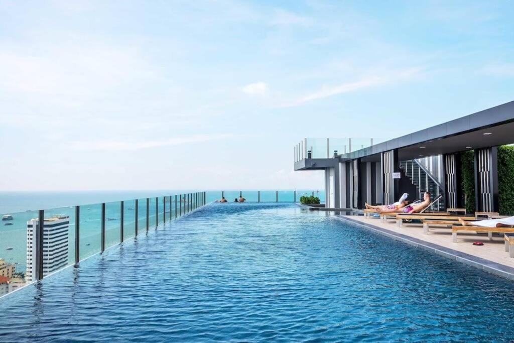 - Sea View Large Balcony With Infinity Pool *