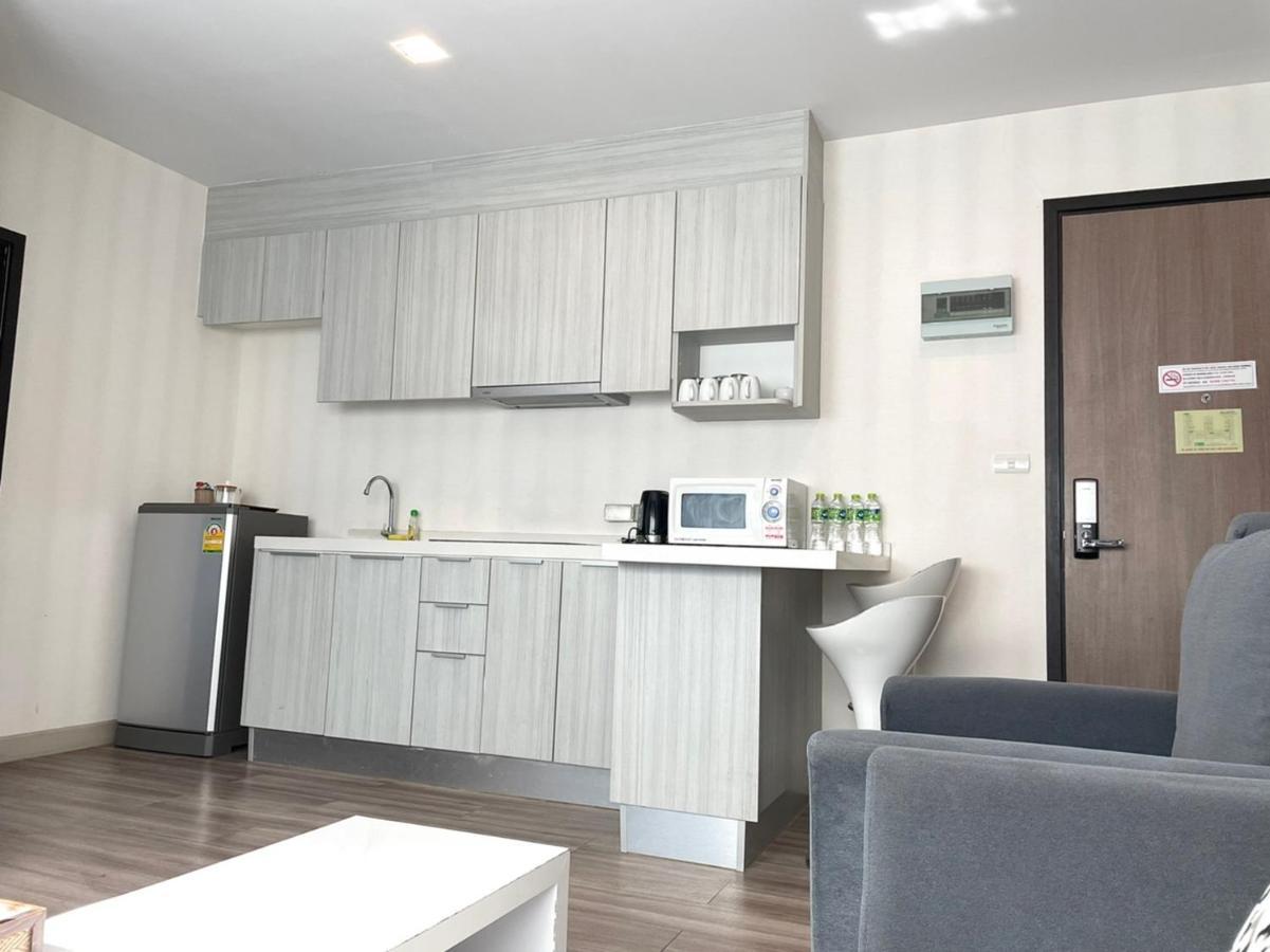 Locals Prio Chiangmai Airport Plaza Apartment *