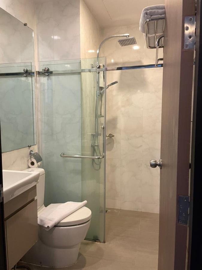 Locals Prio Chiangmai Airport Plaza Apartment *