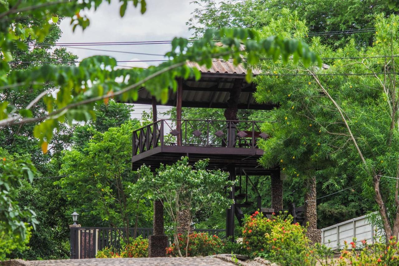 Ratmanee House Resort