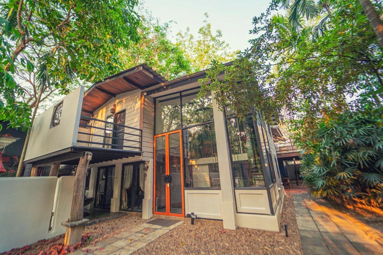 Baan Suan เฮือนพักบ้านสวน Resort 3*