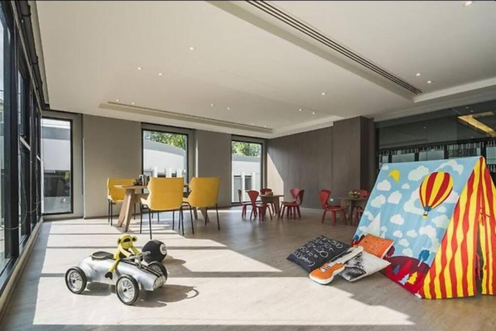 The Base Center Of Rooftop Swimming Pool *