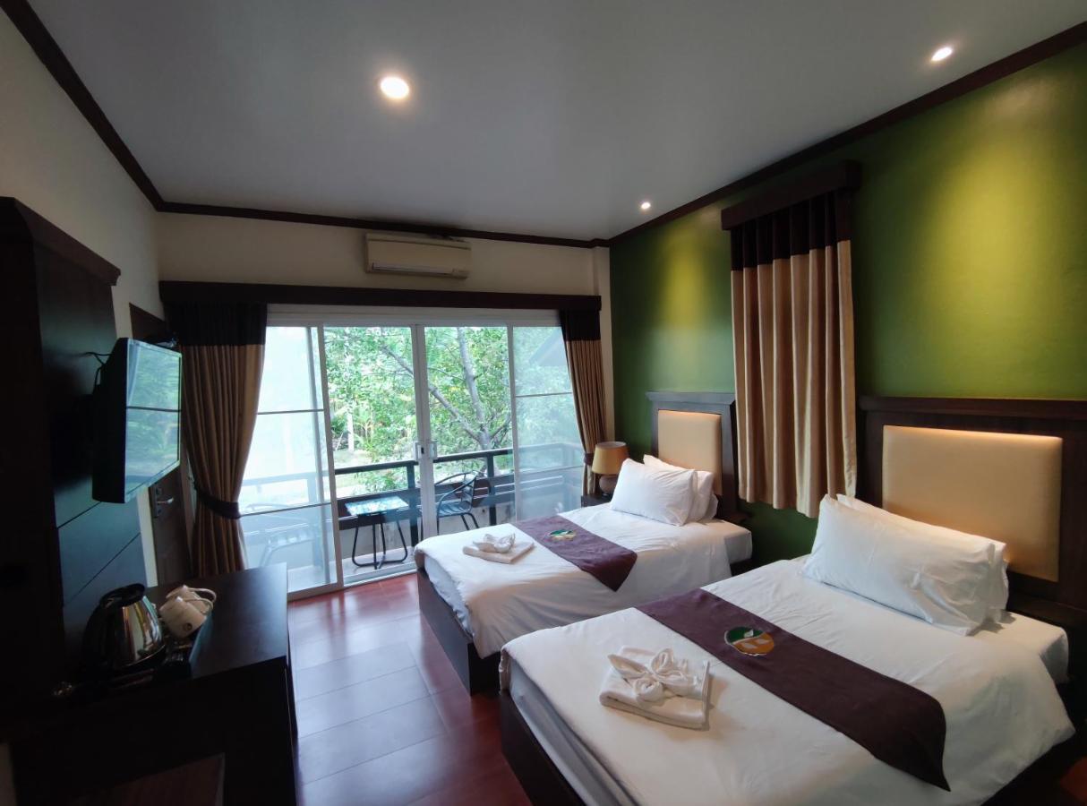 Resort Baantip Suantong Amphawa