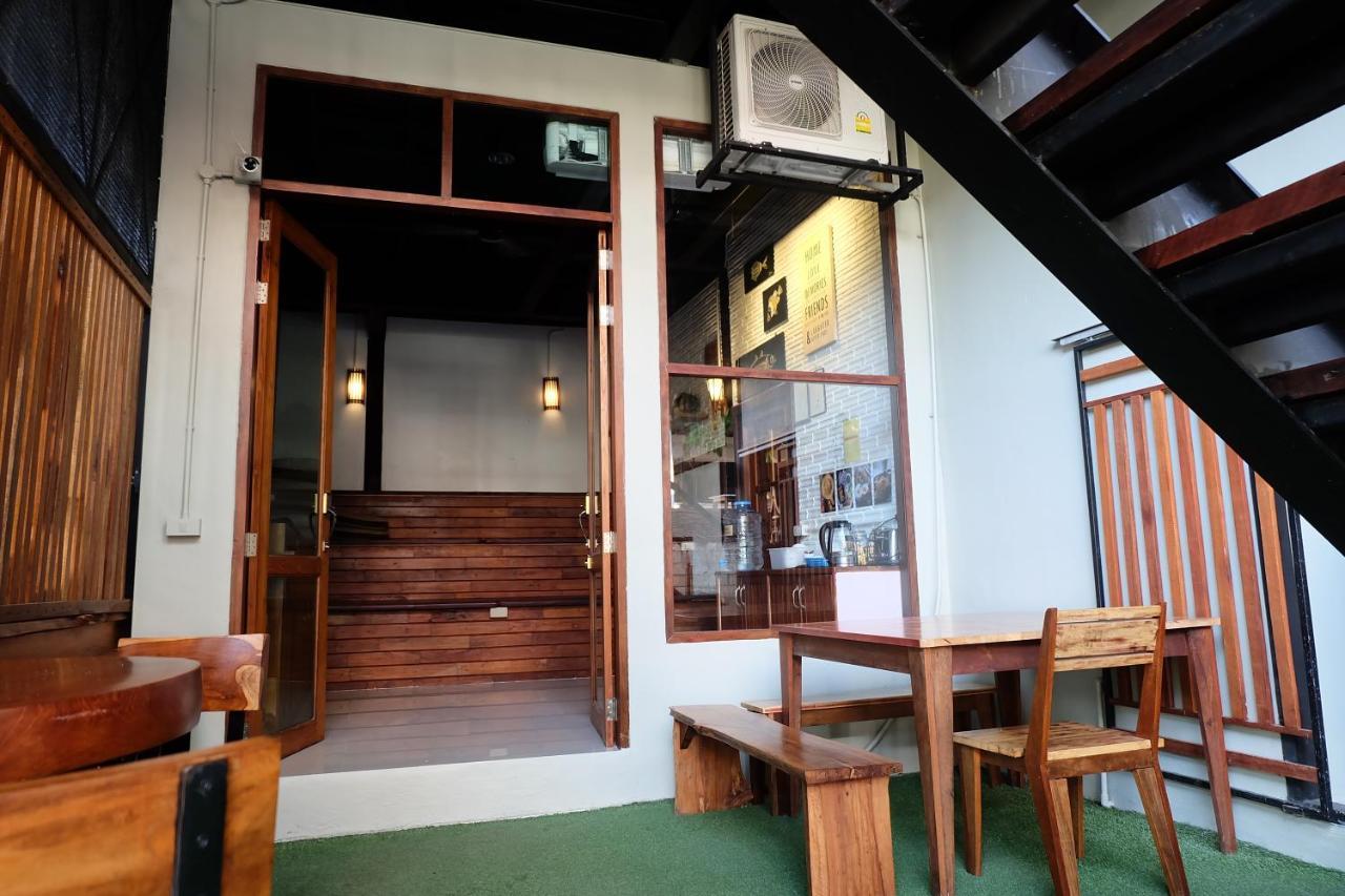 Bloom Cafe & Hostel Koh Lipe