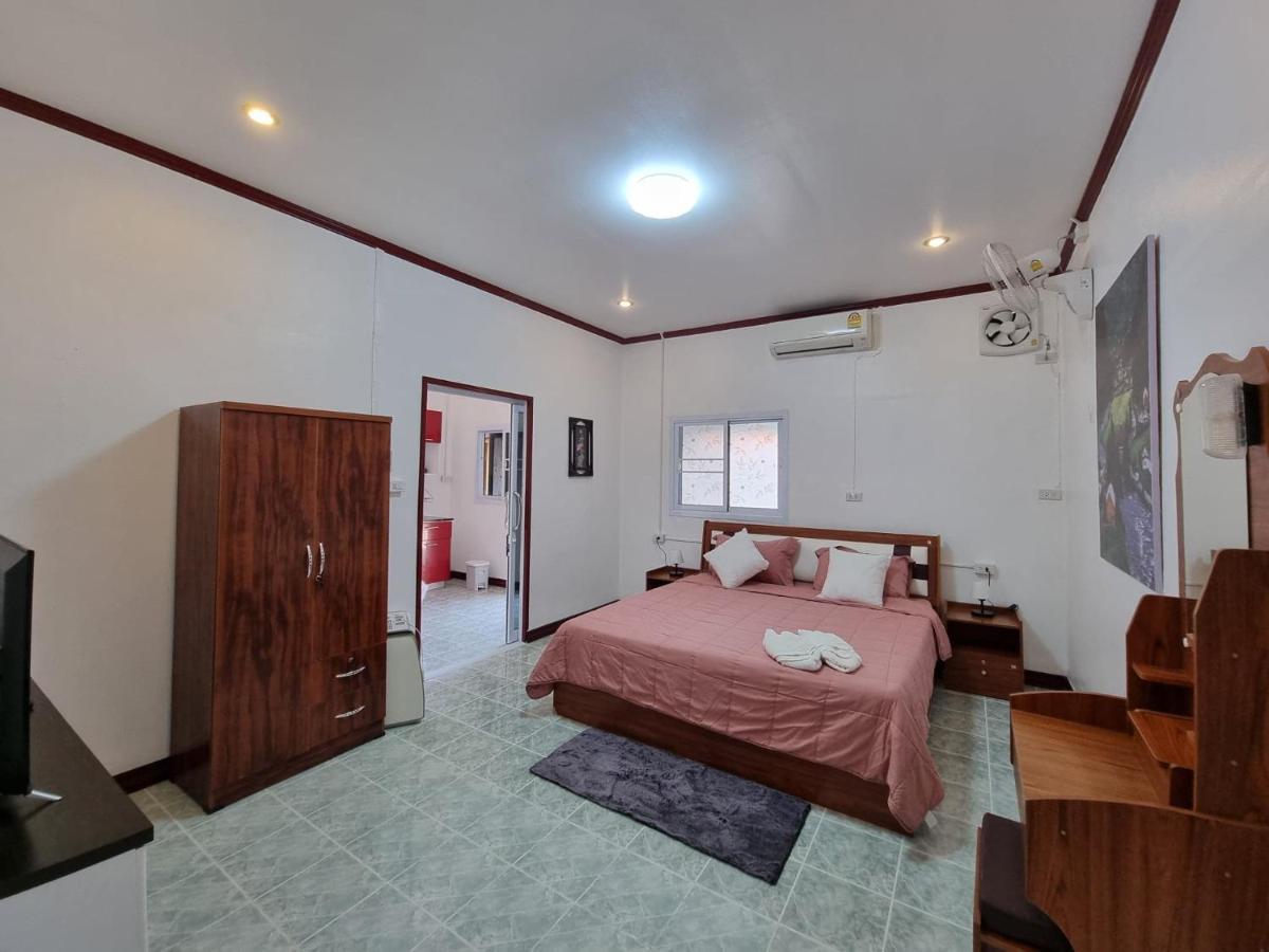 Baan Sabaijai Resort *